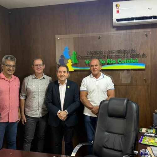 Reunião entre Facmat e consórcio intermunicipal busca incluir empresas locais nas licitações de materiais escolares