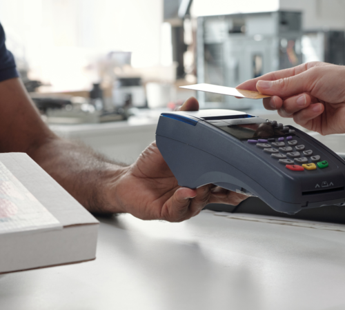 CACB e Cartórios de Protesto lançam parceria nacional para ampliar recuperação de crédito de pequenas empresas