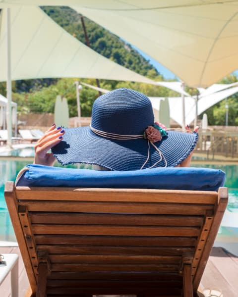 Rede de Hotéis e Lazer – Texto com imagem ao lado