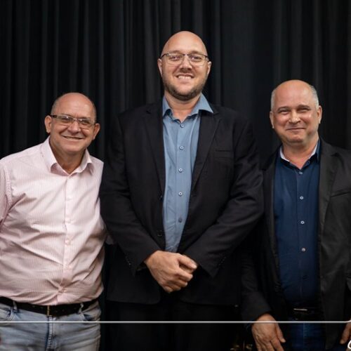 Vice-presidente regional da Facmat representa a entidade em evento de 42 anos da ACEG