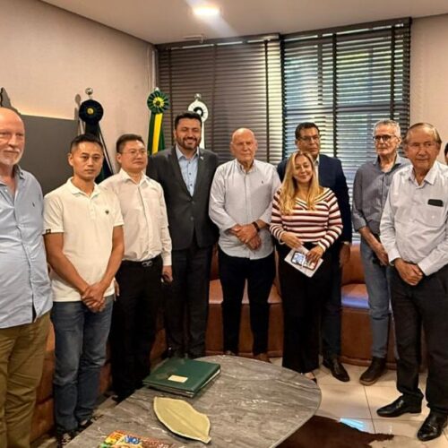 Facmat fortalece diálogo internacional em reunião com representantes chineses na AMM